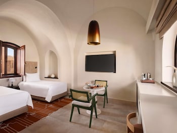 Room, 2 Twin Beds, Sea View