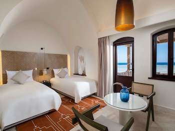 Room, 2 Twin Beds, Sea View