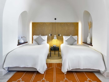 Room, 2 Twin Beds, Sea View