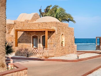 Superior Twin Room, 2 Twin Beds, Partial Sea View