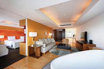 Twin Relaxation Suite - Non-Smoking - 80sqm - Rainbow Bridge View - Executive Lunge Access