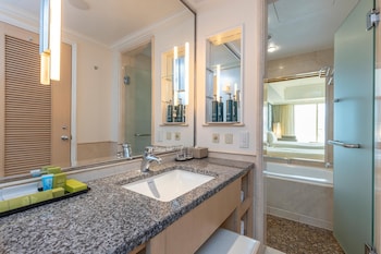 King Premium Executive - Non-Smoking - 40sqm - Rainbow Bridge View - Executive Lounge Access