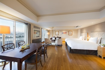 Family Room - Non-Smoking - 80sqm - Rainbow Bridge View - Executive Lounge Access