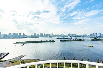 Twin Premium Executive - Non-Smoking - 40sqm - Rainbow Bridge View - Executive Lounge Access