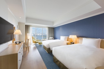 Twin Premium Executive - Non-Smoking - 40sqm - Rainbow Bridge View - Executive Lounge Access