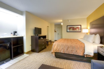 Suite, 1 King Bed, Accessible, Non Smoking
