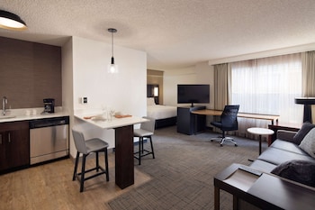 Room, 1 Queen Bed with Sofa bed, Accessible (Hearing)