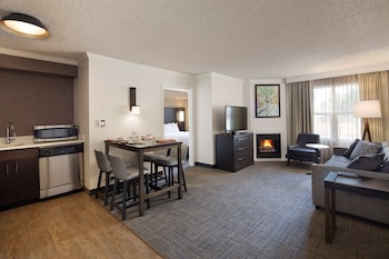 Suite, Multiple Beds, Accessible (Mobility Roll in Shower Two Bedrooms)