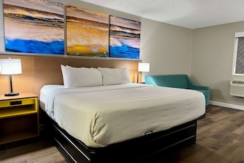 Room, 1 King Bed, Accessible, Non Smoking (Mobility/Hearing)