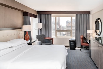 Deluxe Room, 1 King Bed, City View
