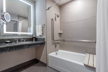 Standard Room, 2 Double Beds, Roll-in Shower (Mobility Accessible)