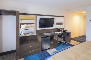 Room, 1 King Bed, Pool View