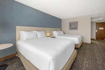 Room, 2 Queen Beds, Accessible (Skyline View)