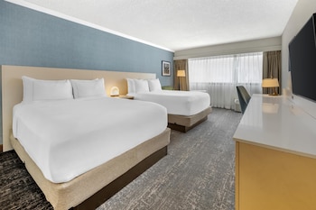 Room, 2 Queen Beds, Accessible, River View