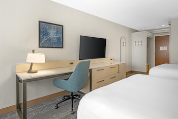 Room, 2 Queen Beds, River View