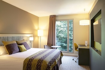 Standard Room, 1 King Bed, Non Smoking (Forest)