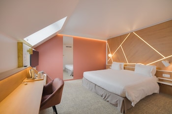 Classic Room, 1 King Bed, Non Smoking (Tradition)