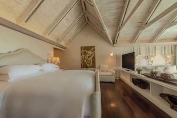 Suite, 1 King Bed, Ocean View (Legend Suite)