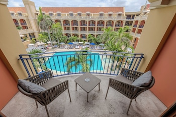 Superior Room, 2 Twin Beds, Balcony, Pool View