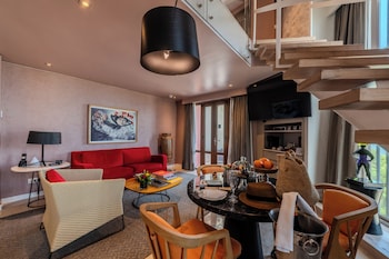 Premium Suite, 1 King Bed, Terrace, Sea View (Grau Suite)