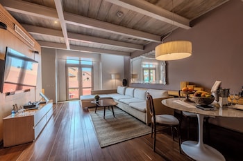 Premium Suite, 1 King Bed (Duplex, Colonial Area, Butler Service)