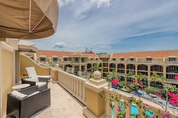 Junior Suite, 1 King Bed, Balcony, Ocean View (Butler Service)