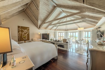 Suite, 1 King Bed, Ocean View (Legend Suite)
