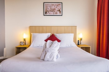 Suite, 1 Queen Bed, Balcony