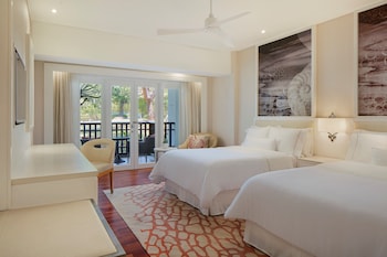Room, 2 Twin Beds, Garden View