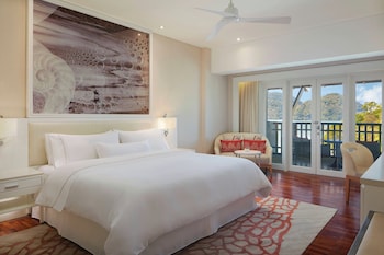 Room, 1 King Bed, Partial Ocean View