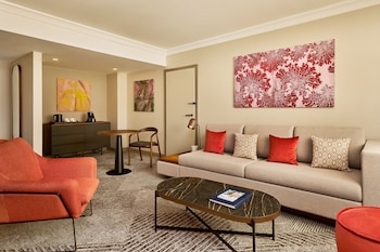 Classic Suite, 1 Bedroom, Courtyard View