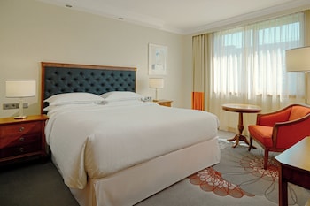 Classic Suite, 1 Bedroom, Courtyard View