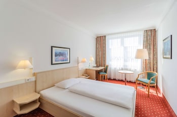 Standard Room, 1 Queen Bed