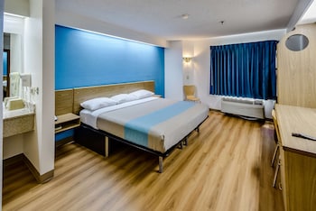 Standard Room, 1 King Bed, Smoking