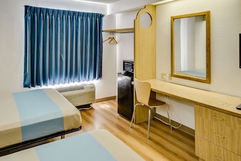 Standard Room, 2 Double Beds, Non Smoking