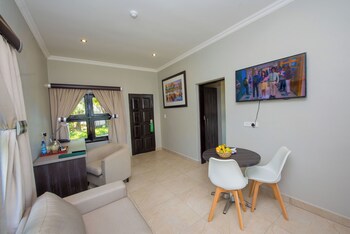 Suite, Lake View
