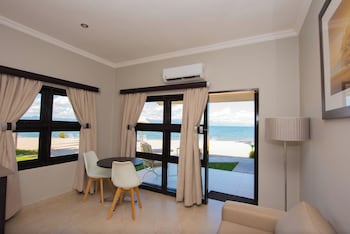 Suite, Lake View