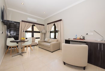 Suite, Lake View