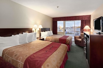 Deluxe Room, 2 Queen Beds, Non Smoking