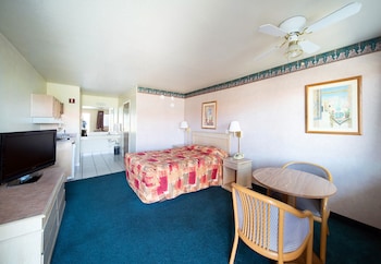 Studio Suite, 1 Queen Bed, Accessible, Non Smoking