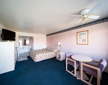 Studio Suite, 1 King Bed, Non Smoking