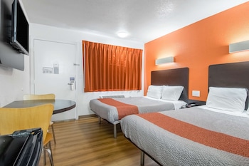 Deluxe Room, 2 Double Beds, Smoking, Refrigerator