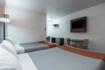 Deluxe Room, 2 Double Beds, Smoking, Refrigerator