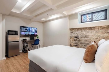 Standard Room, 1 Queen Bed