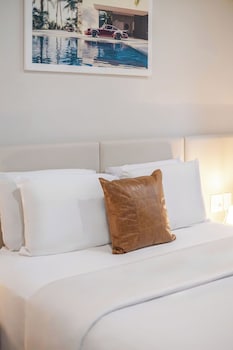 Deluxe Room, 1 Queen Bed