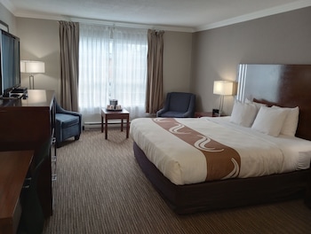 Room, 1 King Bed, Non Smoking (Efficiency, Upgrade)