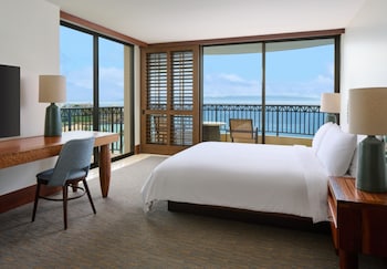 Premier Ocean Front One-Bedroom Suite