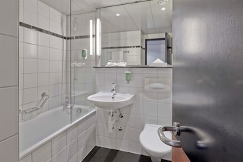 Standard Room, 1 Queen Bed