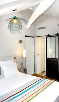 Superior Room, 1 King Bed, Non Smoking