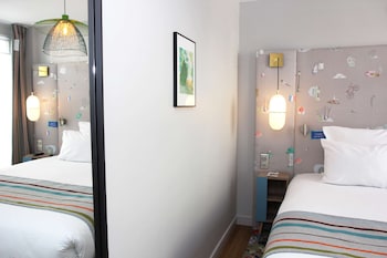 Deluxe Room, Multiple Beds, Non Smoking